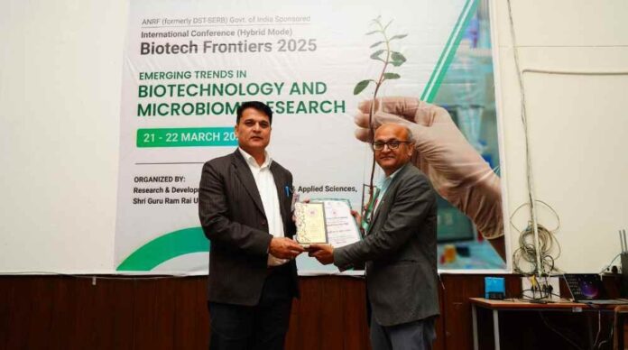 एसजीआरआरयू ‘‘बायोटेक फ्रंटियर्स 2025″ में शोधार्थियों ने प्रस्तुत किए शोध पत्र