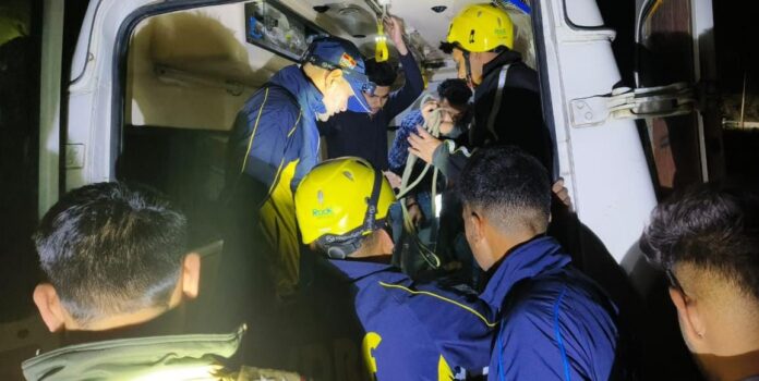 मोटरसाइकिल हुई दुर्घटनाग्रस्त, SDRF ने चलाया रेस्क्यू ऑपरेशन