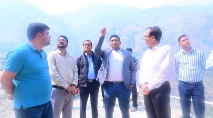 चारधाम यात्रा 2025 की तैयारियों का जायज़ा लेने चमोली पहुँचे स्वास्थ्य सचिव डॉ. आर. राजेश कुमार