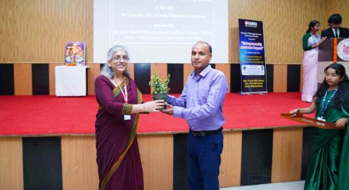 एसजीआरआर विवि में उद्यमिता जागरूकता कार्यक्रम आयोजित, मैनेजमेंट एंड कॉमर्स स्टडीज़ की उद्यमिता को लेकर पहल