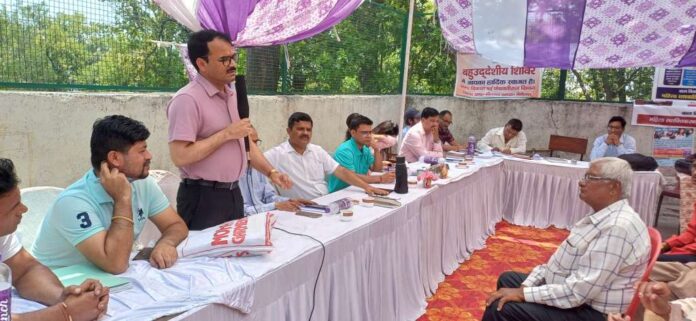 जिला नैनीताल में विभिन्न विभागों द्वारा बहुद्देशीय शिविर में समस्याओं का समाधान के साथ ही क्षेत्रीय जनता को सरकारी योजनाओं का दिया गया लाभ