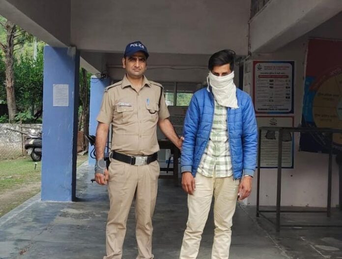 सोशल मीडिया पर आपत्तिजनक पोस्ट करने वाले अभियुक्त को दून पुलिस ने किया गिरफ्तार