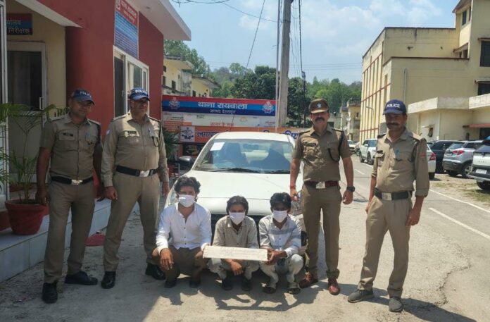 रायवाला क्षेत्र में हुई कार लूट की घटना का दून पुलिस ने किया खुलासा