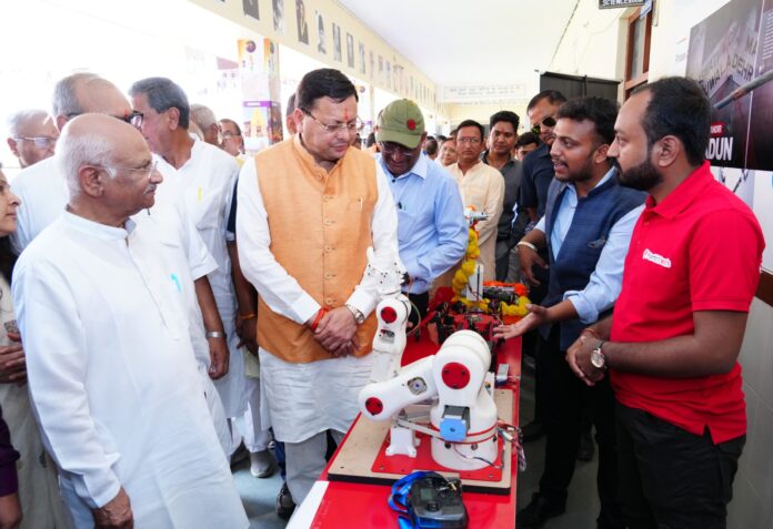 मुख्यमंत्री ने सरस्वती विद्या मन्दिर, मांडूवाला में छात्रावास शिलान्यास कार्यक्रम में किया प्रतिभाग