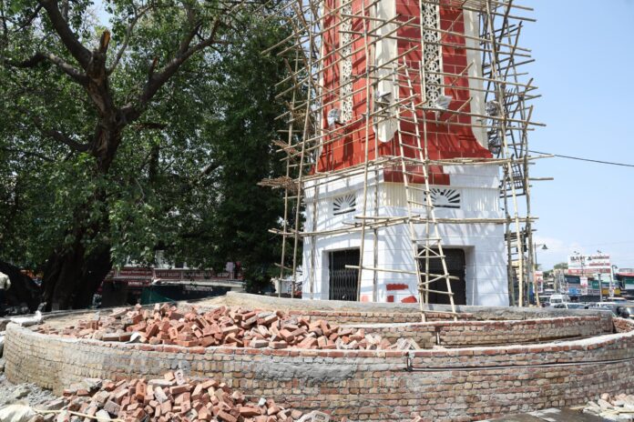 सीएम की प्रेरणा से ऐतिहासिक धरोहर घंटाघर व प्रमुख चौक-चौराहे सौन्दर्यीकरण कार्य युद्धस्तर पर