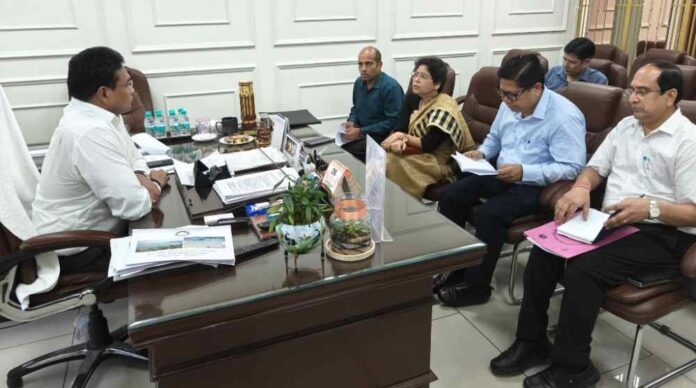 उत्तराखंड सरकार सतर्क : कोविड-19 की स्थिति पर स्वास्थ्य विभाग अलर्ट, स्वास्थ्य सचिव ने दिए सभी तैयारियां चाक-चौबंद रखने के निर्देश