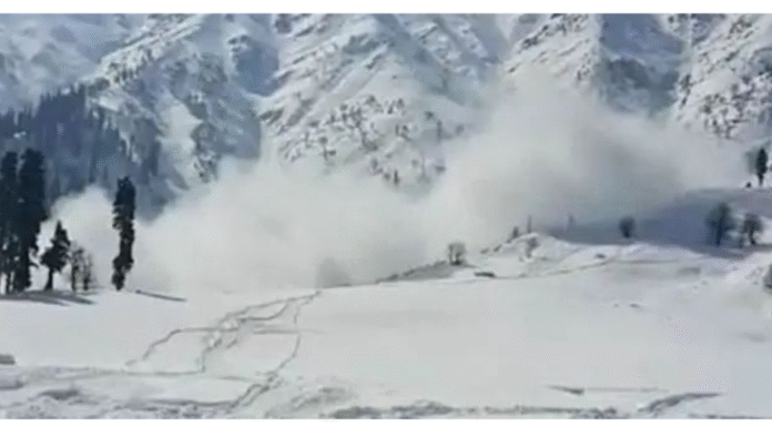 बड़ी खबर:चमोली में माणा गांव के पास ग्लेशियर टूटा, 57 मजदूर दबे, रेस्क्यू जारी