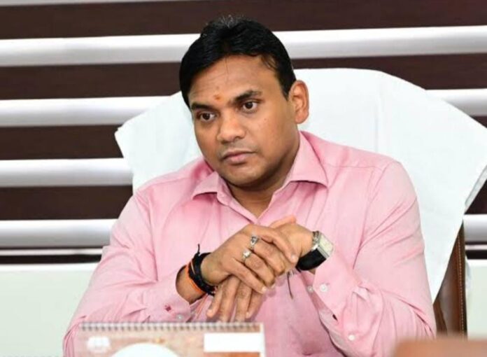 प्रदेशभर में दवा दुकानों और फैक्ट्रियों की होगी कड़ी जांच, दवाओं की गुणवत्ता से नहीं किया जायेगा कोई समझौता- ताजबर सिंह