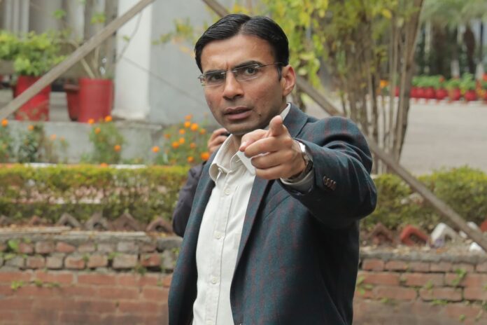 प्रशासन का पड़ा हथोड़ा तो स्कूल प्रबंधन के होश आए ठिकाने, जमा कराई 5,72,000 की पेनल्टी