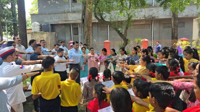 छोटो-छोटे प्रयासों से लाए जा सकते हैं बड़े-बड़े बदलावः डीएम