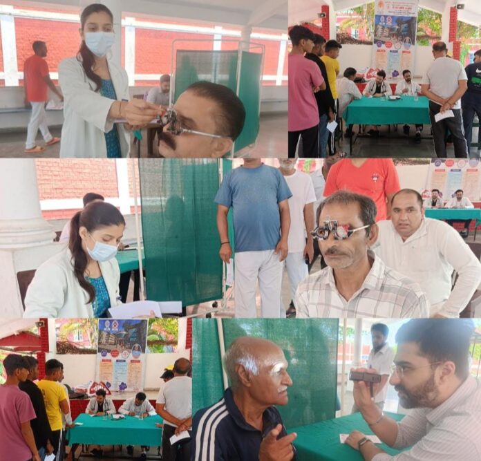 श्री महंत इन्दिरेश अस्पताल के निःशुल्कस्वास्थ्य शिविर का 300 बंदियों ने उठाया लाभ