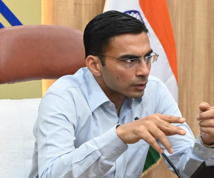 सब स्टेशन हमारे; इलाका हमारा; जनमन हमारे: डीएम