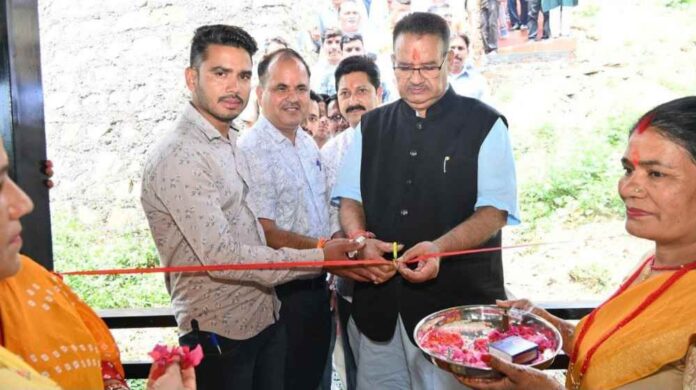भगद्वारीखाल इंटर कॉलेज में 30 लाख की लागत से बने टिन शेड का कैबिनेट मंत्री गणेश जोशी ने किया लोकार्पण