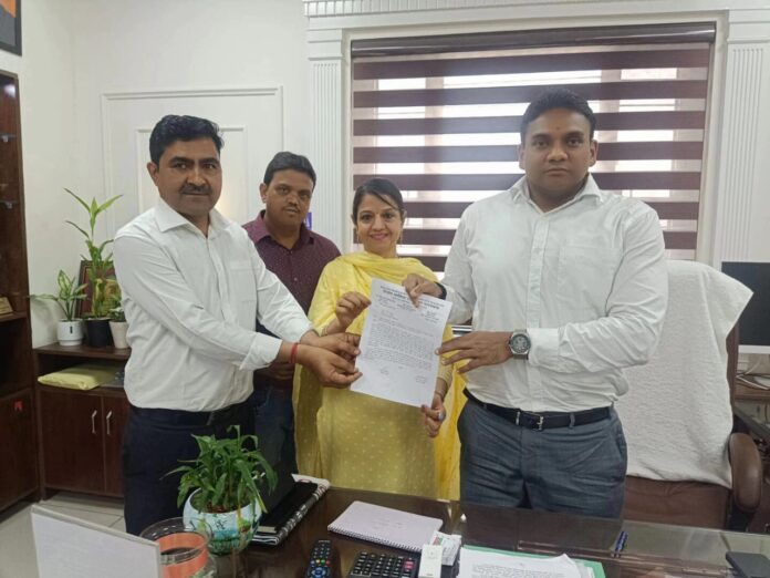 फार्मेसिस्ट एसोसिएशन ने की स्वास्थ्य सचिव से की मुलाकात पदों में वृद्धि की मांग