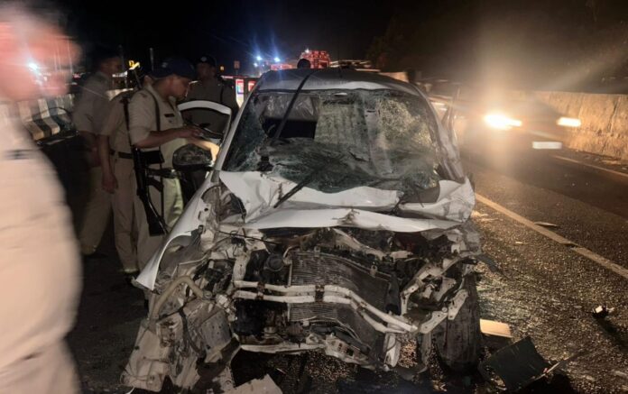 दर्दनाक सड़क हादसा सीमेंट के ट्राले सेमारुति रिट्ज टकराने से 4 की मौत एक घायल