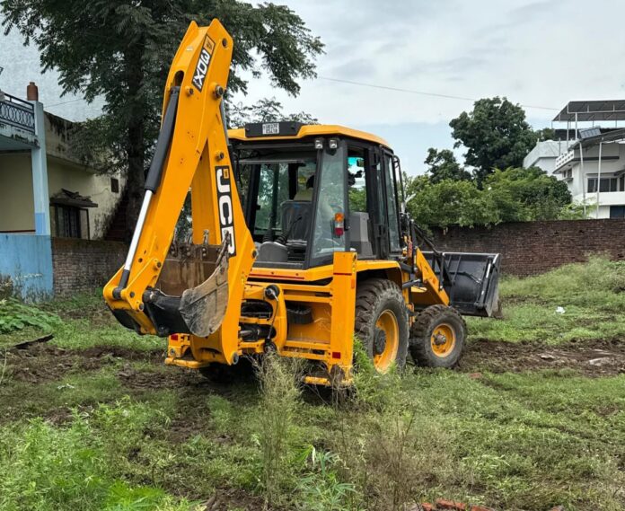 फिर गरजा एमडीडीए का बुलडोजर अवैध फ्लोटिंग पर हुई ध्वस्तीकरण की कार्रवाई