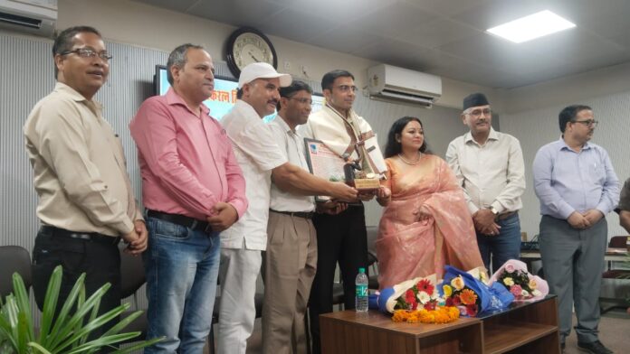 लोकरत्न हिमालय सम्मान से सम्मानित हुए देहरादून डीएम सविन बंसल