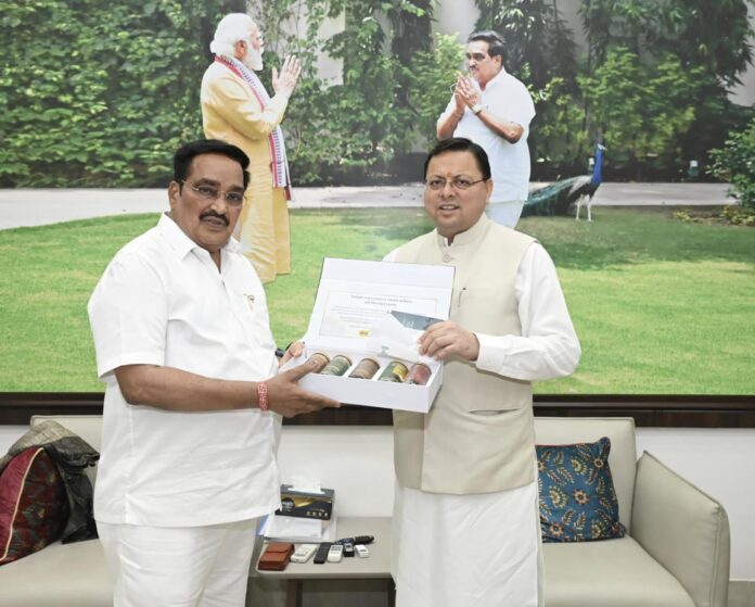 मुख्यमंत्री ने की केन्द्रीय जल शक्ति मंत्री सी.आर. पाटिल से भेंट