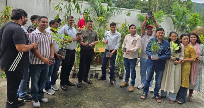 हरेला पर्व पर हरियाली का संकल्प, खाद्य संरक्षा एवं औषधि प्रशासन विभाग उत्तराखंड में किया गया पौधारोपण