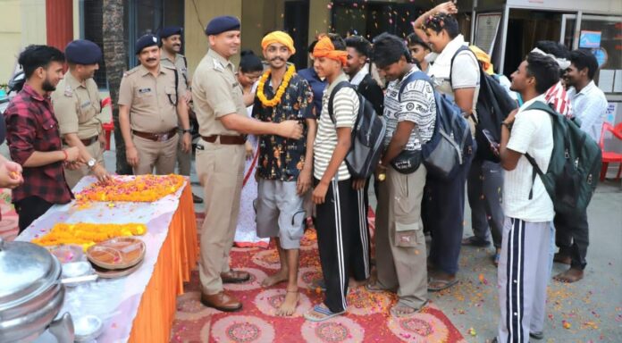 एसएसपी देहरादून के निर्देशो पर कांवड़ श्रद्धालुओं की सेवाभाव से सहायता करने के लिए तत्पर दून पुलिस