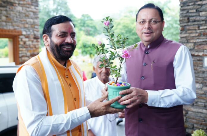 मुख्यमंत्री पुष्कर सिंह धामी ने हरियाणा के मुख्यमंत्री नायब सिंह सैनी का स्वागत एवं अभिनंदन किया