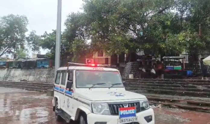 भारी बरसात के चलते हाई अलर्ट पर दून पुलिस