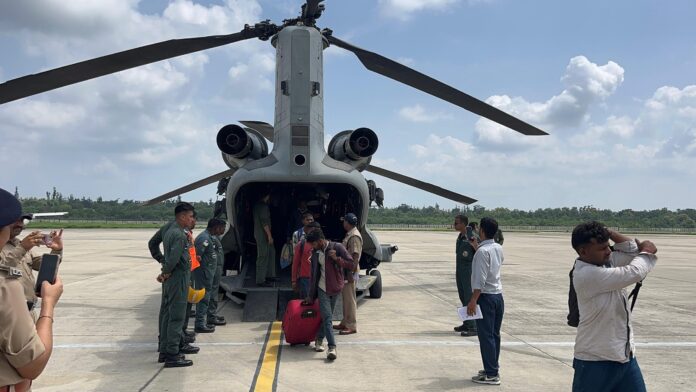 उत्तरकाशी आपदा राहत कार्य: हर्षिल व गंगोत्री क्षेत्र से यात्रियों का सफल रेस्क्यू ऑपरेशन जारी