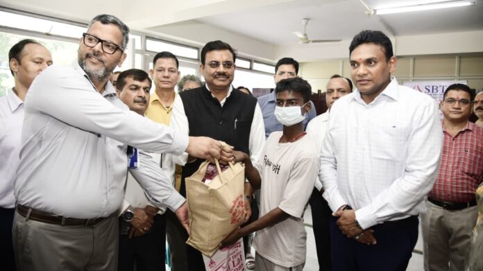 ‘स्वस्थ नारी सशक्त परिवार’ अभियान के तहत सविवालय में स्वास्थ्य विभाग और सचिवालय संघ के तत्वाधान में एक विशेष स्वास्थ्य एवं रक्तदान शिविर का आयोजन