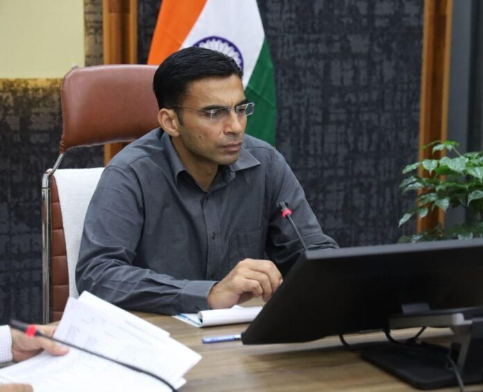 सीएम हेल्पलाईन मायने मेरी, हम सब अफसरों की विभागों की हेल्पलाईनः डीएम