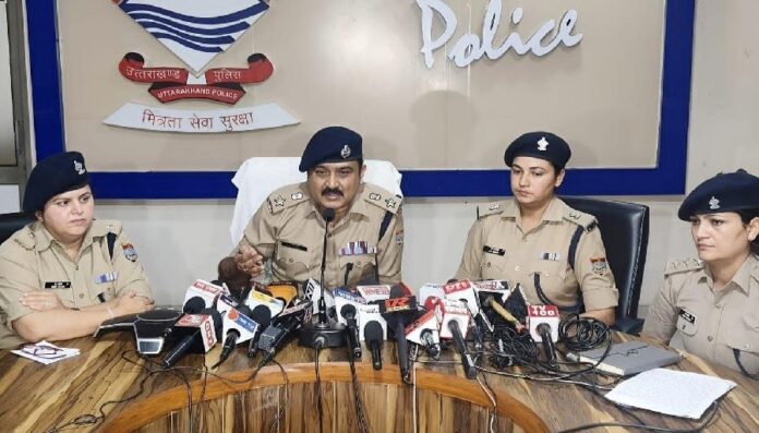 तथ्यहीन एवं भ्रामक सर्वे रिपोर्ट का राज्य महिला आयोग के बाद देहरादून पुलिस ने किया खंडन, वास्तविक आँकड़े बताते हैं “देहरादून सुरक्षित शहरों में शामिल”– अजय सिंह एसएसपी