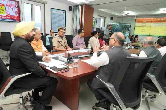 राज्यपाल ने राहत और बचाव कार्यों को सराहा, एसईओसी से की धराली में संचालित कार्यों की समीक्षा कहा-मुख्यमंत्री फ्रंटलाइन लीडर, प्रभावितों के साथ हर पल खड़े हैं