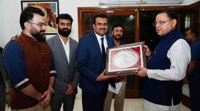 सीएम पुष्कर सिंह धामी से मुख्यमंत्री आवास में आइस स्केटिंग एसोसिएशन ऑफ इंडिया के प्रतिनिधिमंडल ने की शिष्टाचार भेंट