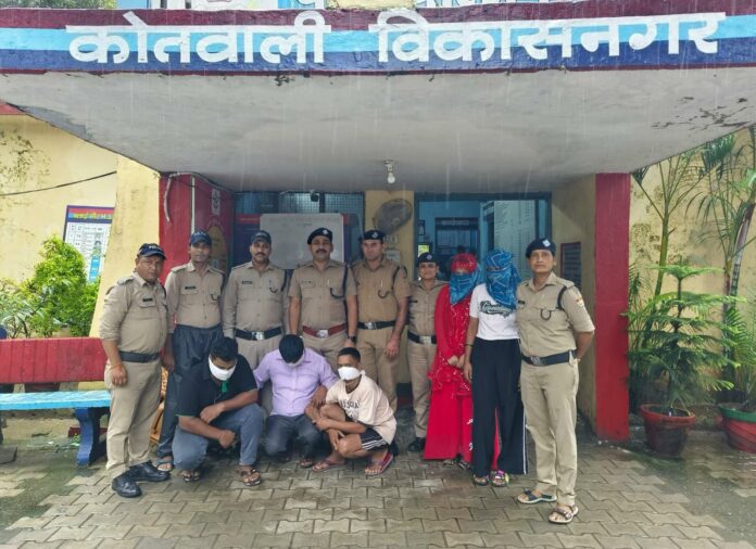 किराये के मकान में चल रहे जिस्म फरोसी के धंधे का दून पुलिस ने किया भंडाफोड़