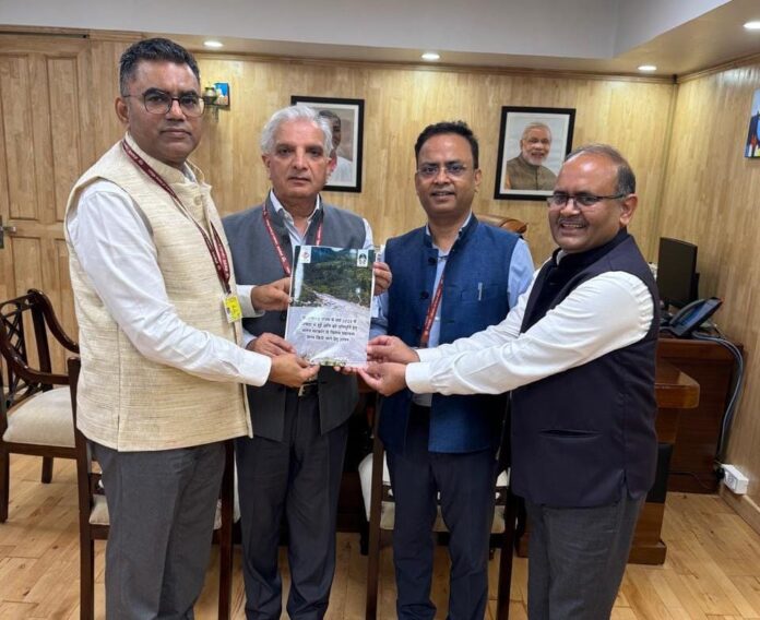 उत्तराखण्ड ने केंद्र सरकार को सौंपा 5702.15 करोड़ रुपए के आर्थिक पैकेज का प्रस्ताव