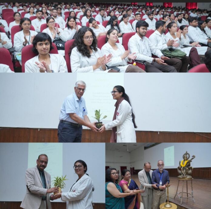 श्री गुरु राम राय मेडिकल काॅलेज मेंशिष्यों ने किया गुरुओं का सम्मान