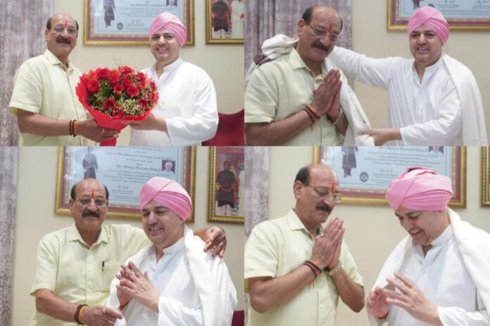 वन मंत्री सुबोध उनियाल ने श्री दरबार साहिब में टेका मत्था, एसजीआरआर ग्रुप की सेवाओं की सराहना