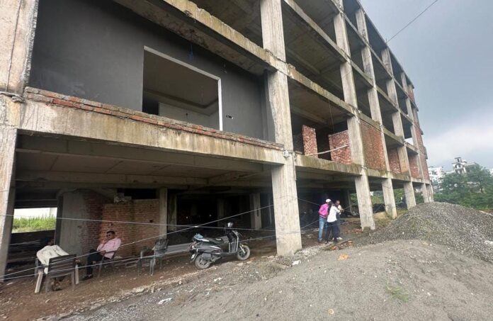 एमडीडीए की सख़्त कार्रवाई, सहस्त्रधारा रोड, एकता विहार और वन विहार में अवैध व्यवसायिक/आवासीय भवनों पर सीलिंग की कार्यवाही