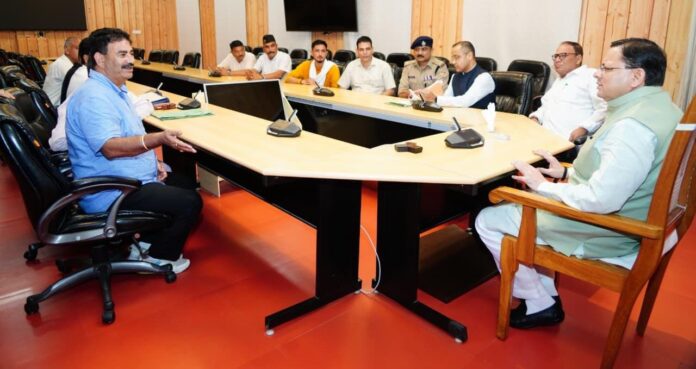 राजकीय शिक्षक संघ के पदाधिकारियों ने सीएम से मुलाकात कर अपनी विभिन्न मांगों को सीएम के समक्ष रखा