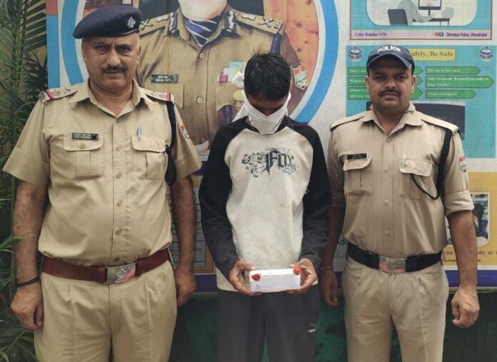 06.27 ग्राम अवैध स्मैक के साथ 01 अभियुक्त को दून पुलिस ने किया गिरफ्तार