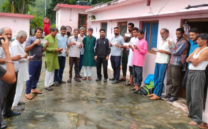 जिला प्रशासन ने अब तक आपदा में 1152 प्रभावितों को वितरण किए 1.21 करोड़ धनराशि के चैक