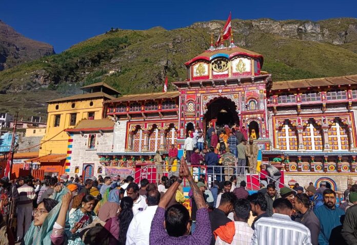 द्वितीय चरण की चारधाम यात्रा सुचारू: हेमंत द्विवेदी शक्ति उपासना के महापर्व नवरात्रि की शुभकामनाएं दी