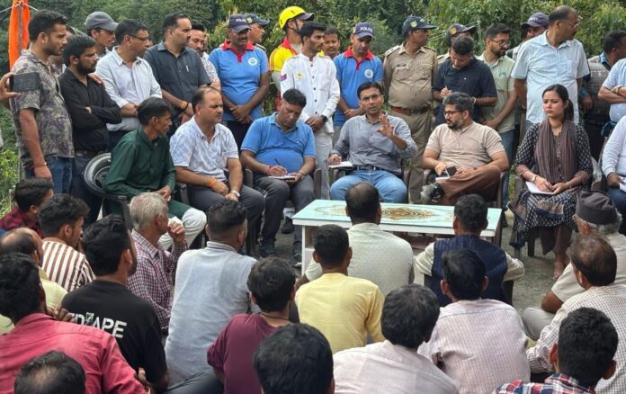 आपदाग्रस्त सभी क्षेत्रों में भ्रमण; टीम कॉर्डिनेशन; रिलिफ रेस्क्यू आपरेशन ऑन ग्राउण्ड करने के पश्चात अब डीएम ने कराई नुकसान की गणना