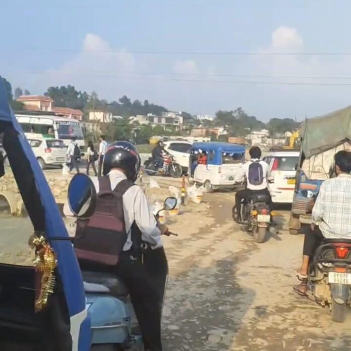 नंदा की चौकी , पांवटा राजमार्ग पर वाहनों का आवाजाही शुरू