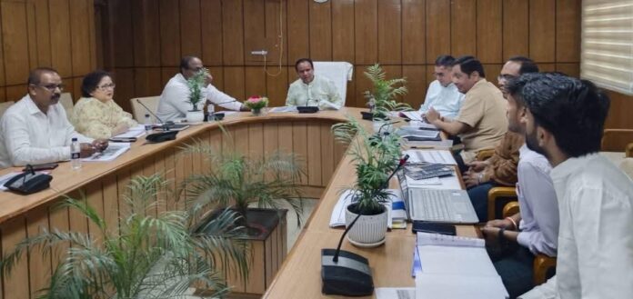 सहकारी समितियों में शीघ्र होगी 279 कैडर सचिवों की भर्तीः डॉ. धन सिंह रावत