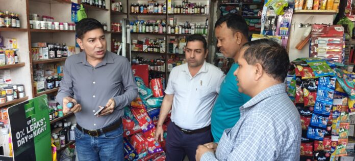 मुख्यमंत्री पुष्कर सिंह धामी के निर्देश पर प्रतिबंधित कफ सिरप पर सख्त कार्रवाई, प्रदेशभर में मेडिकल स्टोर्स पर एफ.डी.ए. की छापेमारी शुरू