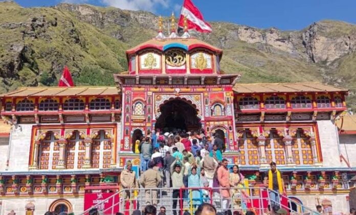 बद्रीनाथ में भी श्रद्धालुओं की संख्या का बना रिकॉर्ड