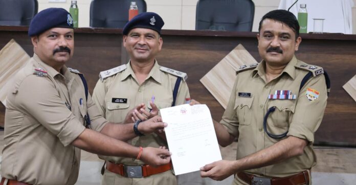 उत्कृष्ट कार्य करने वाले पुलिस कर्मियों को एसएसपी दून ने किया सम्मानित