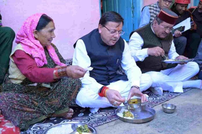 लोकपर्व इगास पर रुद्रप्रयाग के आपदा प्रभावित परिवारों के बीच पहुँचे सीएम धामी, मुख्यमंत्री ने किया आपदा प्रभावित क्षेत्र भौंर का स्थलीय निरीक्षण