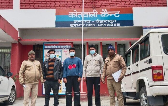 सार्वजनिक स्थान पर हुडदंग मचाने वालों की दून पुलिस ने उतारी खुमारी