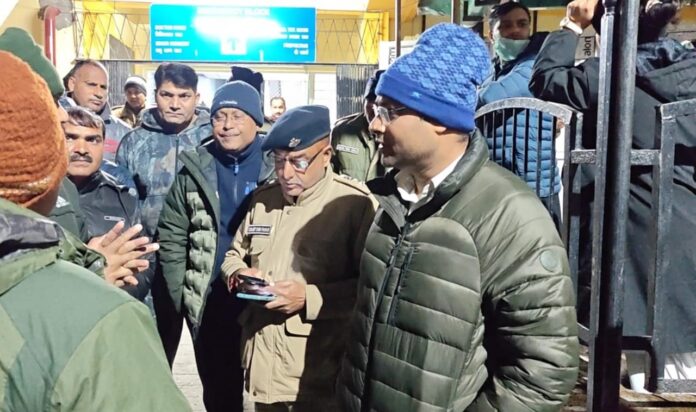 चमोली में बड़ा सुरंग हादसा:आपस में टकराई दो लोको ट्रैन 70 घायल मुख्यमंत्री धामी ने डीएम से ली घटना की जानकारी